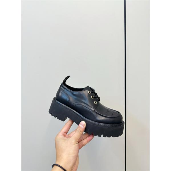 Celine 2025ss秋冬新品セリーフ厚底ローファー コピーレディース秋冬トレンドファッション美品