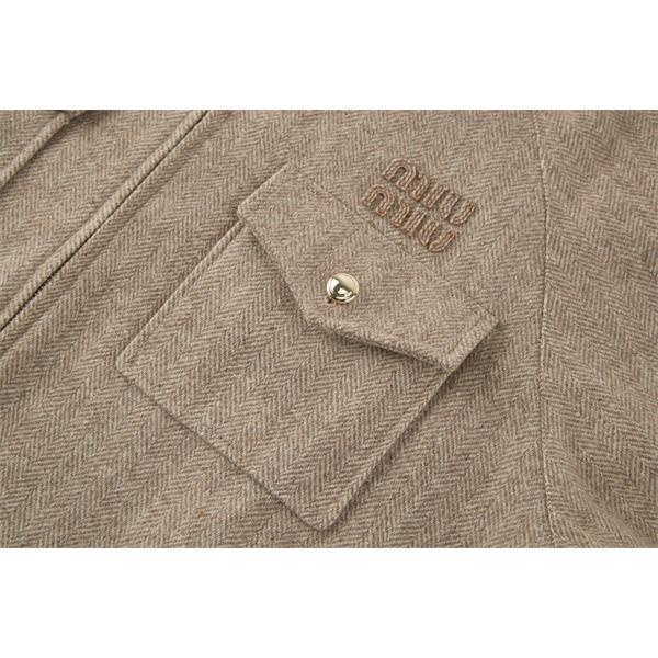 MIUMIU ミュウミュウ コピー 2025年秋冬 ヘリンボーン素材 きれいめミリタリー 大人 ジャケット