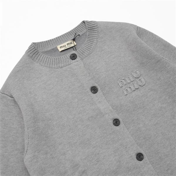 MIUMIU ミュウミュウ コピー 2025年秋冬 シンプルデザイン 大人きれいめ ニットカーディガン