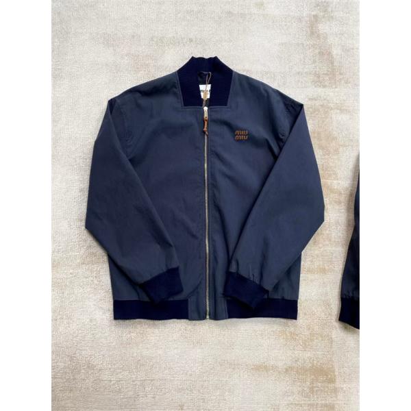 秋冬コーデ ミニマルデザイン 大人カジュアル MIUMIU ミュウミュウ コピー ジャケット