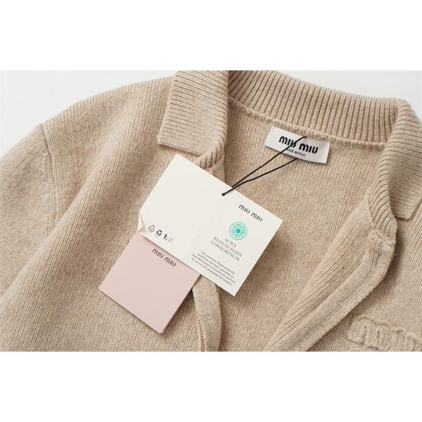 きれいめ 上質 ベージュ ニットジップ ジャケット 注目 MIUMIU ミュウミュウ スーパーコピー