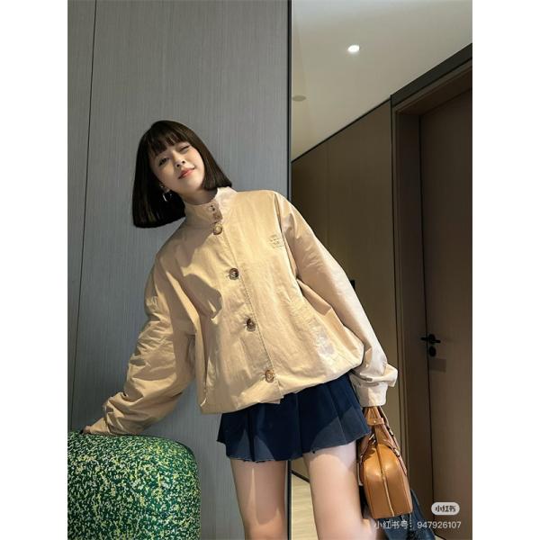 MIUMIU ミュウミュウ コピー シンプル 防風 ベージュ スタンドカラージャケット おすすめ