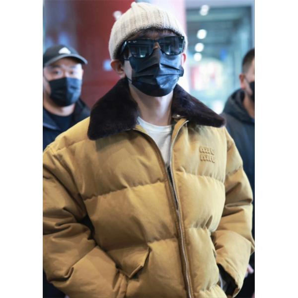 MIUMIU ミュウミュウ コピー 2025秋冬 カジュアル 防寒仕様 キャメル ダウンジャケット 注目