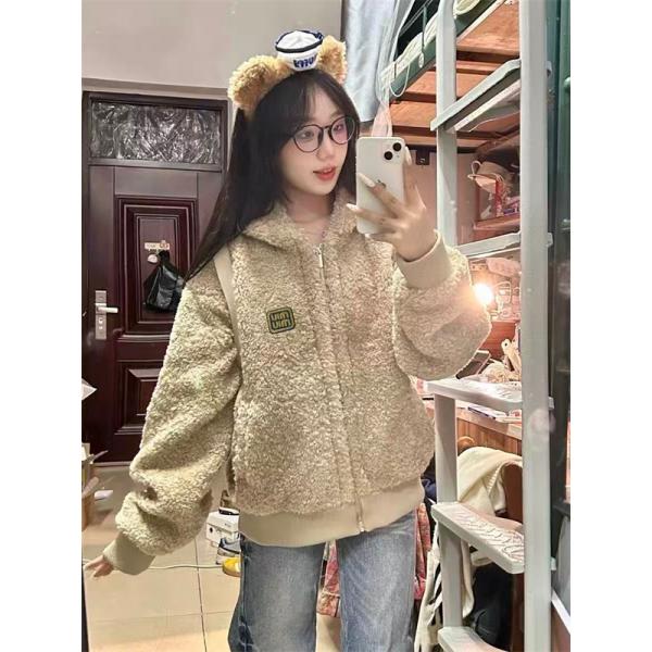 大人カジュアル ふんわりボア ベージュ フード付き MIUMIU ミュウミュウ コピー ジャケット