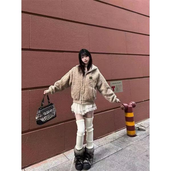 大人カジュアル ふんわりボア ベージュ フード付き MIUMIU ミュウミュウ コピー ジャケット