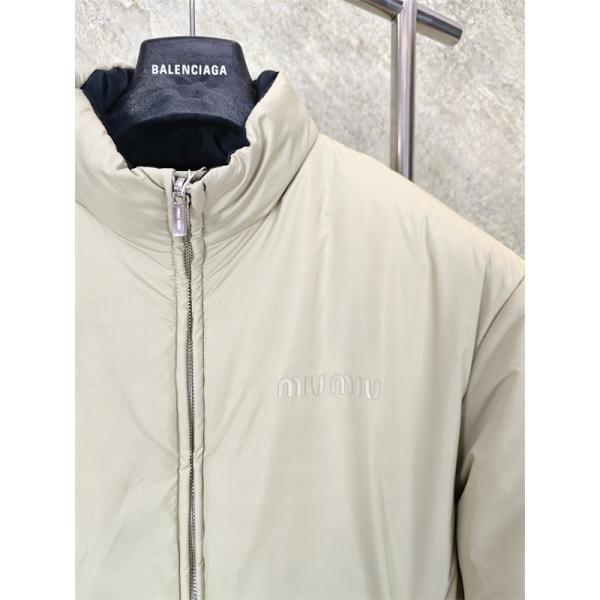 2025秋冬 防寒仕様 シンプル ブラック MIUMIU ミュウミュウ 偽物 ダウンジャケット