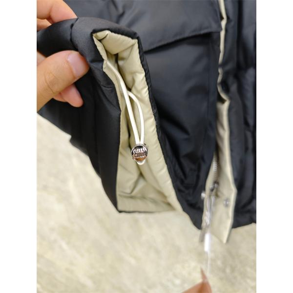 2025秋冬 防寒仕様 シンプル ブラック MIUMIU ミュウミュウ 偽物 ダウンジャケット