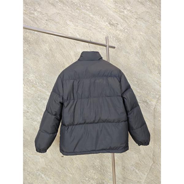 2025秋冬 防寒仕様 シンプル ブラック MIUMIU ミュウミュウ 偽物 ダウンジャケット