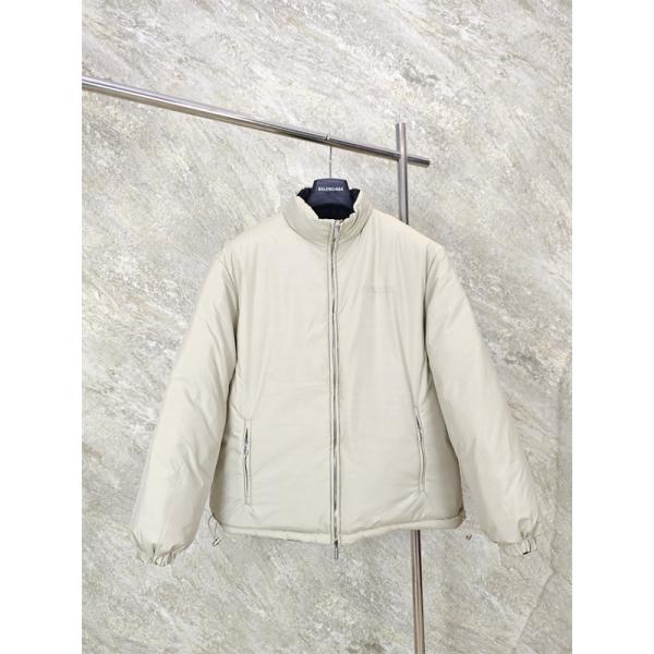 2025秋冬 防寒仕様 シンプル ブラック MIUMIU ミュウミュウ 偽物 ダウンジャケット