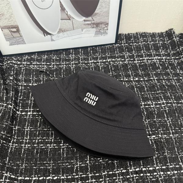 2025秋冬 軽やかコーデ ロゴデザイン MIUMIU ミュウミュウ コピー バケットハット