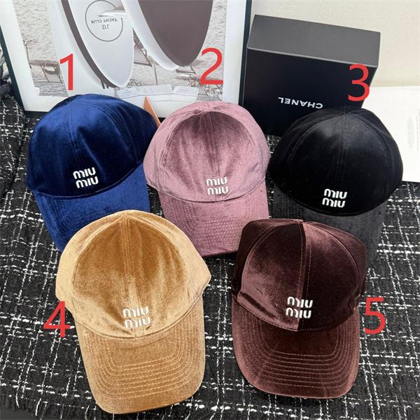 2025秋冬 季節感たっぷり 上品ベロア ロゴ MIUMIU ミュウミュウ コピー キャップ 