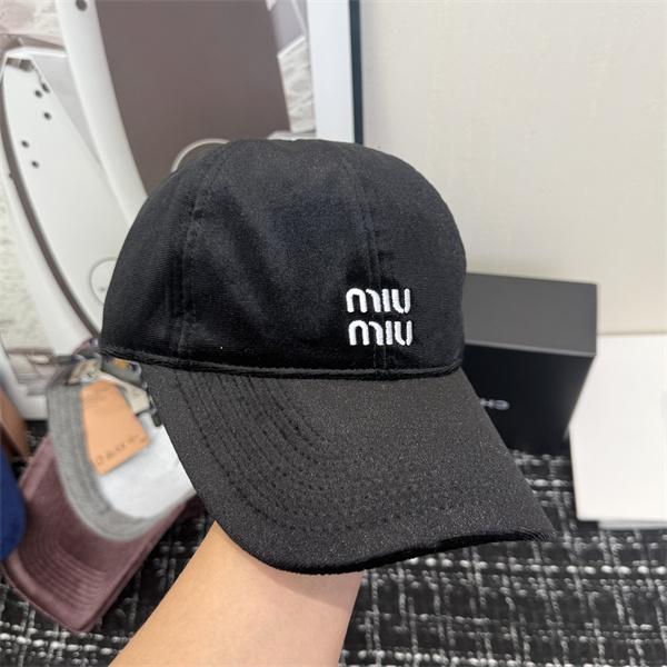 2025秋冬 季節感たっぷり 上品ベロア ロゴ MIUMIU ミュウミュウ コピー キャップ 