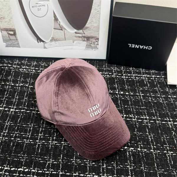 2025秋冬 季節感たっぷり 上品ベロア ロゴ MIUMIU ミュウミュウ コピー キャップ 