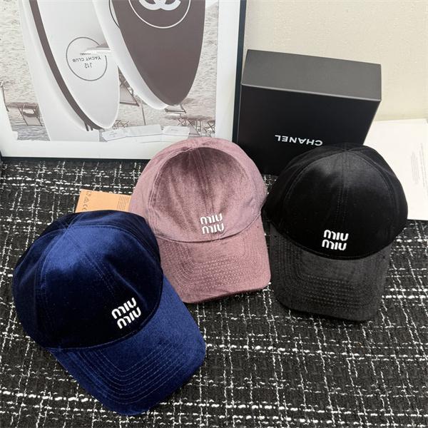 2025秋冬 季節感たっぷり 上品ベロア ロゴ MIUMIU ミュウミュウ コピー キャップ 