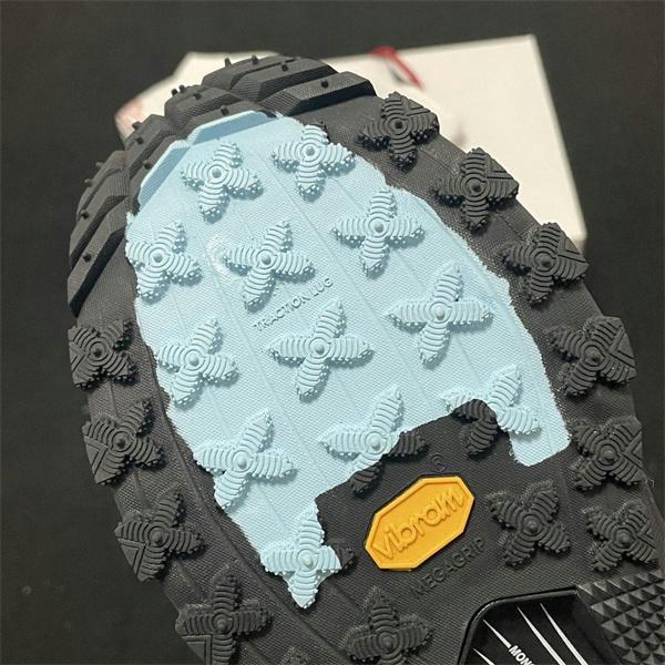 MONCLER メンズ／レディース ロゴ トレイルスニーカー 厚底 グリップソール 軽量 クッション性 アウトドア＆タウンユース対応