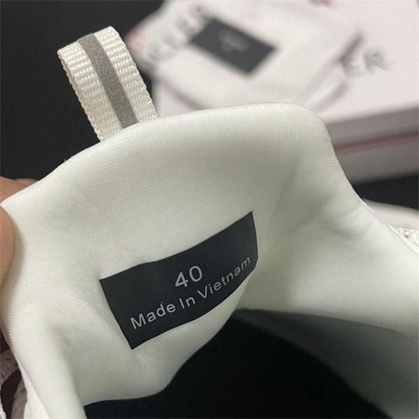 MONCLER メンズ／レディース ロゴ トレイルスニーカー 厚底 グリップソール 軽量 クッション性 アウトドア＆タウンユース対応