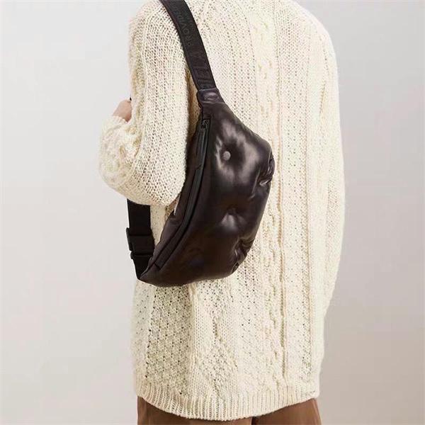 Maison Margiela メゾン・マルジェラ Glam Slam グラムスラム ソフトパデッド レザー ボディバッグ／ショルダーバッグ ユニセックス