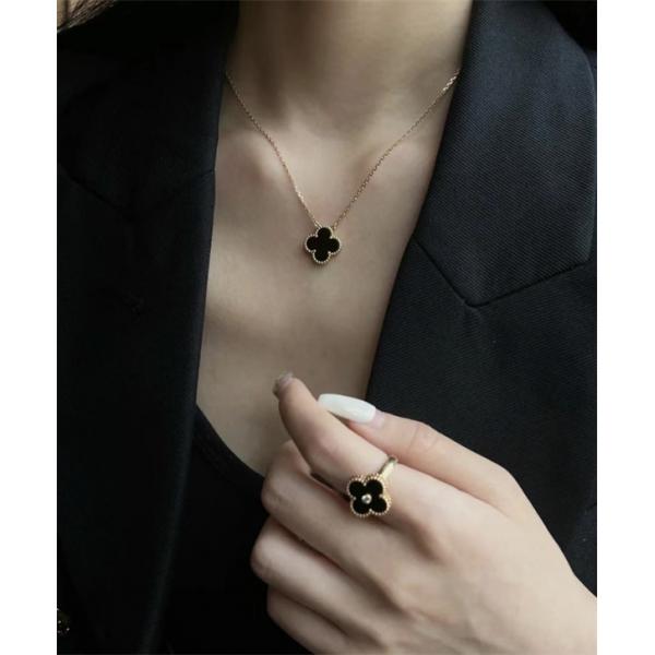 VCA ヴァン ヴァン クリーフ＆アーペル コピー 四つ葉モチーフ ネックレス ブラック オニキス 上品 大人