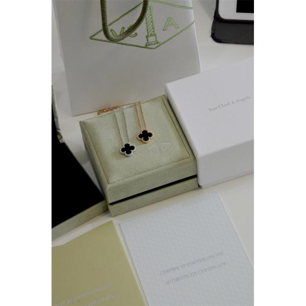 VCA ヴァン ヴァン クリーフ＆アーペル コピー 四つ葉モチーフ ネックレス ブラック オニキス 上品 大人