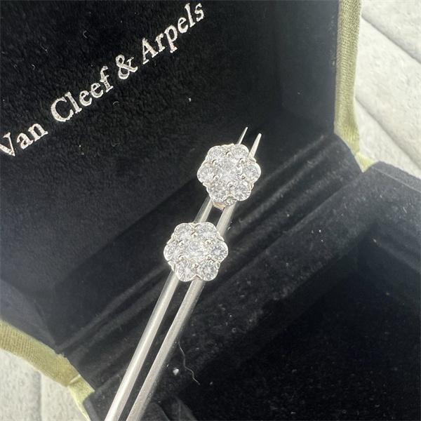 フラワーモチーフ VCA ヴァン ヴァン クリーフ＆アーペル コピー ピアス ダイヤ調 ゴールド フォーマル対応