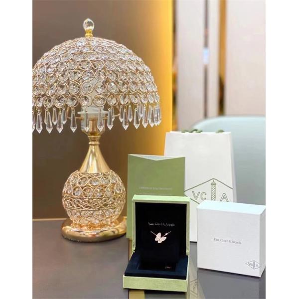 フラワーモチーフ ネックレス ダイヤ調 VCA ヴァン ヴァン クリーフ＆アーペル コピー 在庫僅少 上質感