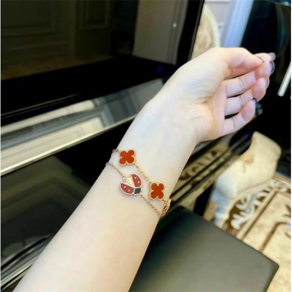  VCA ヴァン ヴァン クリーフ＆アーペル コピー バタフライモチーフ ネックレス ゴールド 大人気 フェミニン 