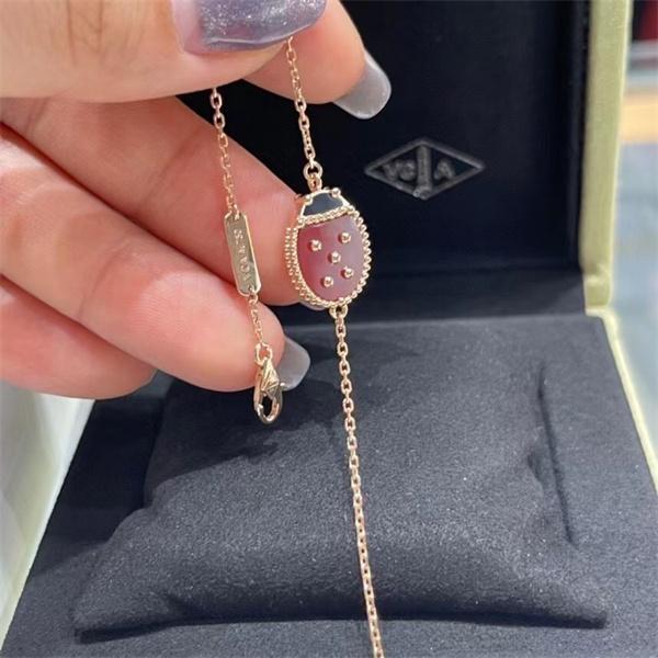  VCA ヴァン ヴァン クリーフ＆アーペル コピー バタフライモチーフ ネックレス ゴールド 大人気 フェミニン 