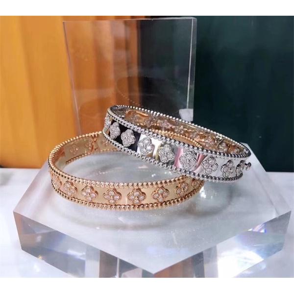 VCA ヴァン ヴァン クリーフ＆アーペル コピー フラワー バングル ゴールド 限定入荷 クラシカル エレガント