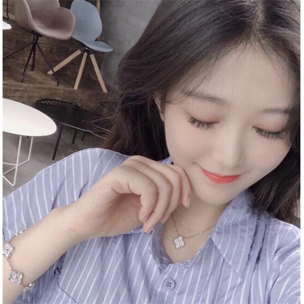 クローバー ネックレス シルバー 繊細 きらめき 在庫僅少 VCA ヴァン ヴァン クリーフ＆アーペル コピー