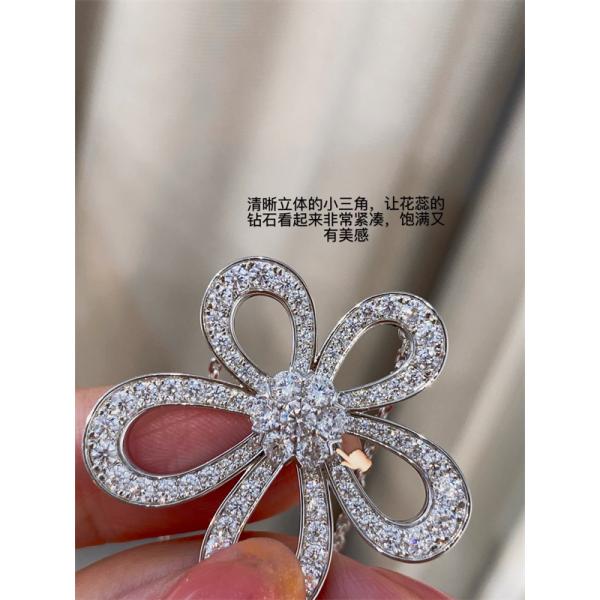 VCA ヴァン ヴァン クリーフ＆アーペル コピー フラワーモチーフ ネックレス ダイヤ調 華麗 存在感 希少