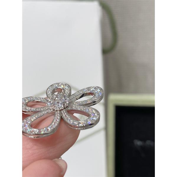 VCA ヴァン ヴァン クリーフ＆アーペル コピー フラワーモチーフ ネックレス ダイヤ調 華麗 存在感 希少