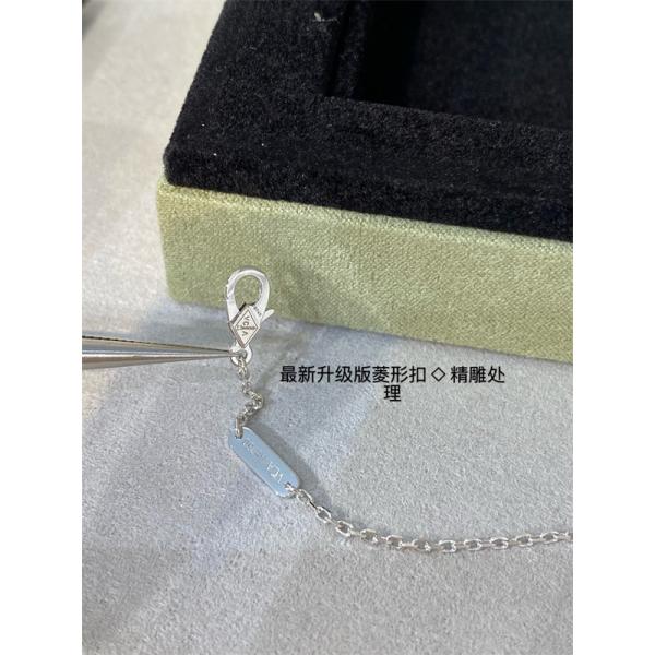 VCA ヴァン ヴァン クリーフ＆アーペル コピー フラワーモチーフ ネックレス ダイヤ調 華麗 存在感 希少