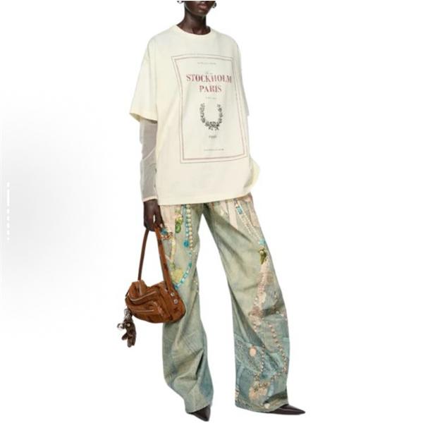 ACNE STUDIOS アクネ ストゥディオズ コピー 雰囲気 ホワイト グラフィック ロングTシャツ こなれ感  