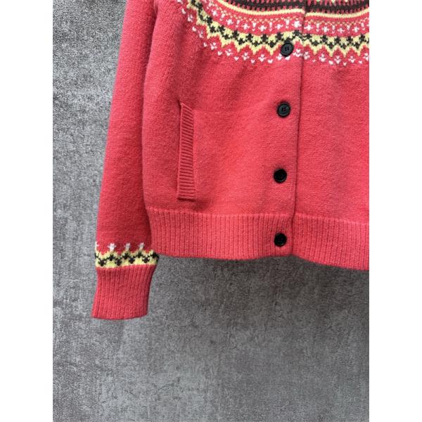 温もり レッド ノルディック MIUMIU ミュウミュウ コピー ニットカーディガン 風合い