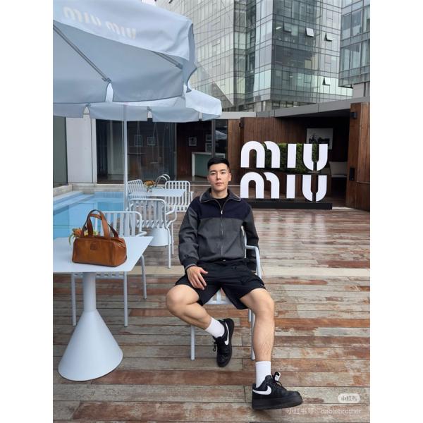 渋み チャコール 切替 ジップブルゾン 大人向け MIUMIU ミュウミュウ コピー