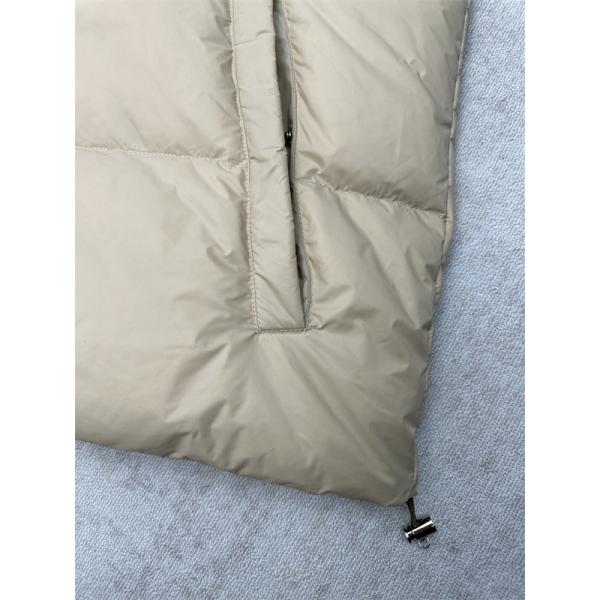 秋冬 すっきり ベージュ MIUMIU ミュウミュウ コピー ダウンベスト 軽快 入手困難