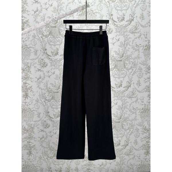 2025秋冬 ふんわり グレー ニットパンツ 着心地抜群 MIUMIU ミュウミュウ コピー