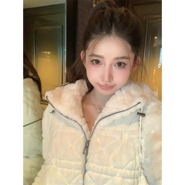 DIOR ディオール コピー 売れ筋 ダウンジャケット ホワイト レディース 2025秋冬