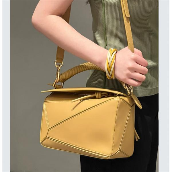 ❤人気❤ロエベ ハンドバッグコピーLOEWE ショルダーバッグレディース収納性抜群