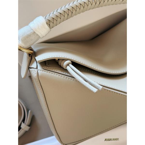 ❤上品ロエベショルダーバッグ コピーLOEWE レディースハンドバッグ人気大人っぽく逸品