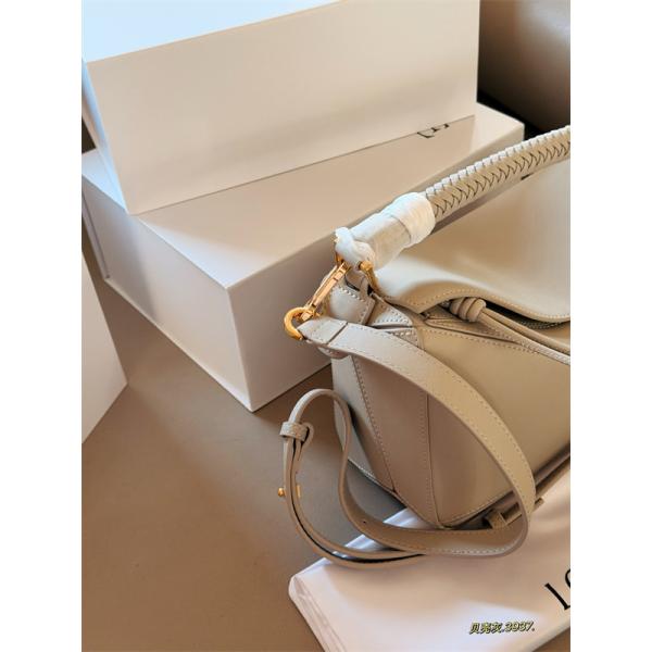 ❤上品ロエベショルダーバッグ コピーLOEWE レディースハンドバッグ人気大人っぽく逸品