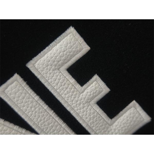 セリーヌ コピー 2025秋冬 CELINE トリオンフ ワッペン スタジャン 高級 主役アウター