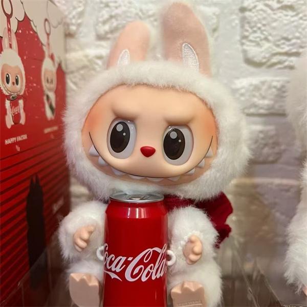 ポップマート 激安 LABUBU ラブブ × Coca-Cola コカ・コーラ コラボ ぬいぐるみ フィギュア ドール 可愛い インテリア
