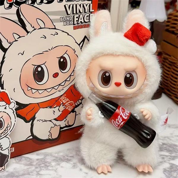 ポップマート 激安 LABUBU ラブブ × Coca-Cola コカ・コーラ コラボ ぬいぐるみ フィギュア ドール 可愛い インテリア