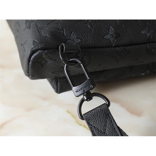 LOUIS VUITTON ルイヴィトン コピー 気モデル 高級感漂う モノグラム ボディバッグ 実用性抜群