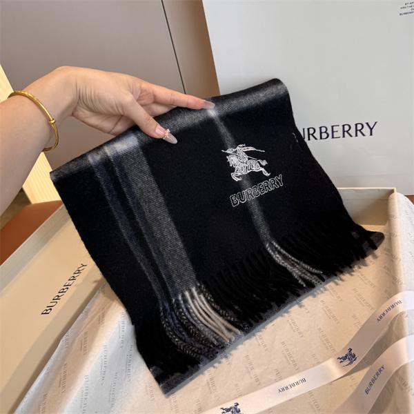 上品チェック柄 BURBERRY バーバリー コピー マフラー ブラック 冬コーデ定番