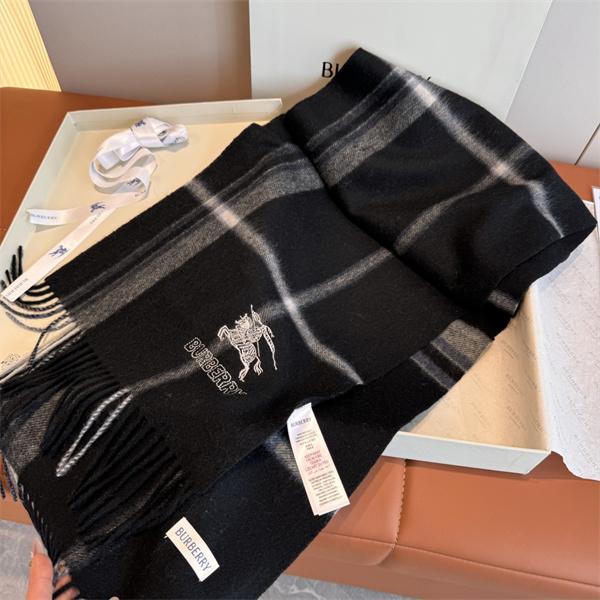 上品チェック柄 BURBERRY バーバリー コピー マフラー ブラック 冬コーデ定番