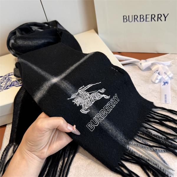 上品チェック柄 BURBERRY バーバリー コピー マフラー ブラック 冬コーデ定番