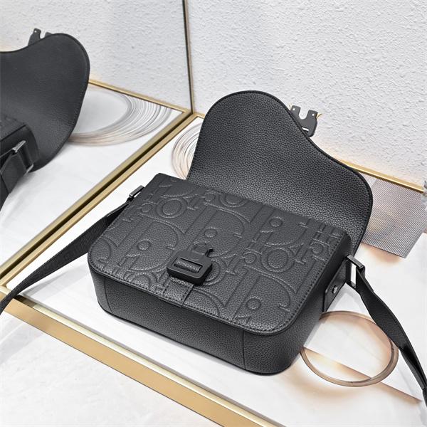 DIOR ディオール コピー 人気デザイン エンボス加工 ショルダーバッグ  大人スタイル