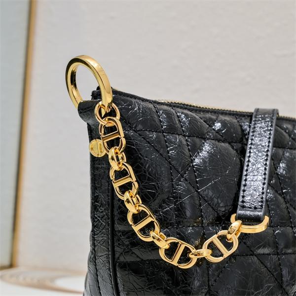 DIOR ディオール コピー 高級感 エンボス加工 ミニポーチ ブラック 大人